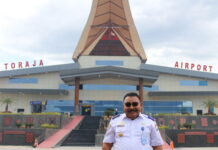 Kepala Bandara Toraja, Rasidin; Kado Jelang Pensiun