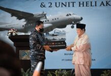Kemenhan Terima Pesawat Dan Helikopter Dari PTDI