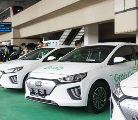 Kemendagri Minta Pemda Tetap Bebaskan Pajak Kendaraan Listrik