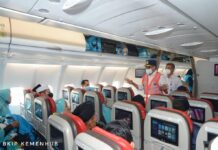 Menhub Tinjau Langsung Penerbangan Umrah dari Bandara Kertajati