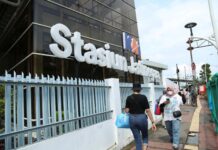 Tujuh KA Berhenti Layani Penumpang di Stasiun Jatinegara dan Karawang Saat Nataru