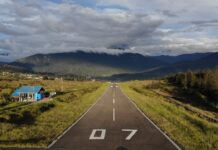 Penerbangan di Bandara Aminggaru Ilaga Tetap Berjalan Normal