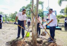 KAI Tanam Pohon dan Hijaukan Stasiun Serentak di Berbagai Daerah