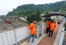 KAI Sosialisasi Keselamatan di Perlintasan Sebidang Melalui Kegiatan Safety Hunting