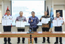 Kemenhub Tandatangani Perjanjian Hibah BMN Kapal Wisata Bottom Glass