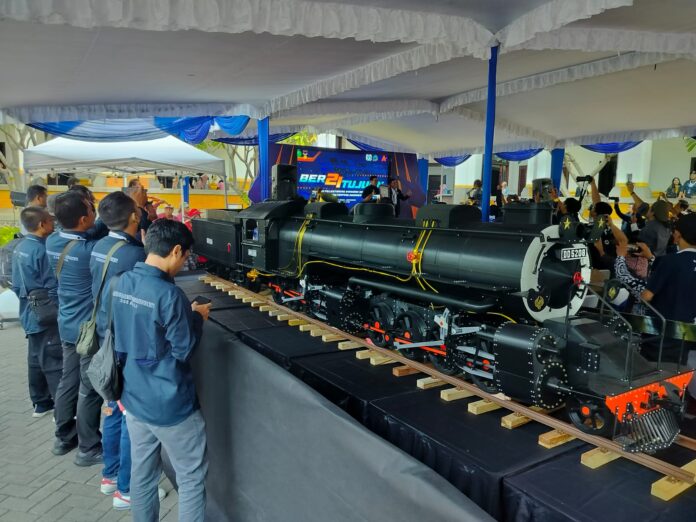 FOTO 3 Juli_KAI Berkolaborasi dengan IRPS dan 3D Zaiku Catatkan 3 Rekor MURI 1