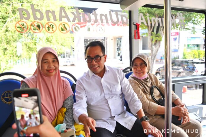 FOTO 31 Juli_Menhub di Solo