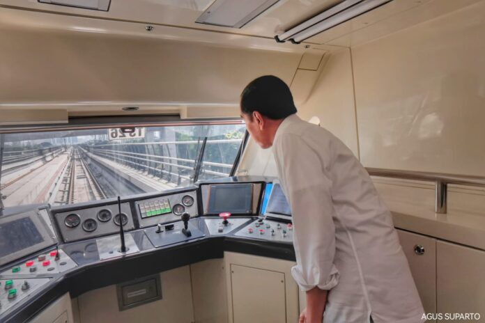 FOTO 10 Agustus_Presiden LRT Jabodebek 1