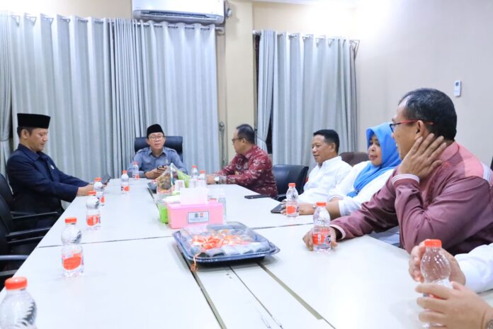 FOTO 23 Sept_Bekasi Pj Wali Kota Bekasi Raden Gani Muhammad Silaturahmi Ke Kantor DPRD Kota Bekasi 2