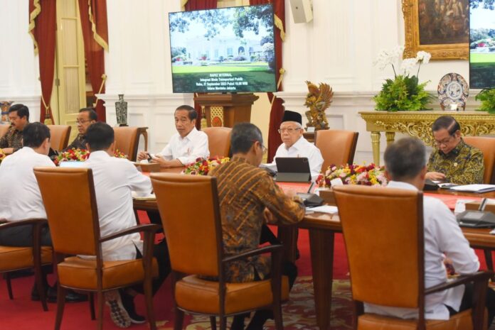 FOTO 27 Sept_Presiden Jokowi memimpin ratas mengenai integrasi moda transportasi publik, di Istana Merdeka, Jakarta, Rabu (2792023). Humas Setkab