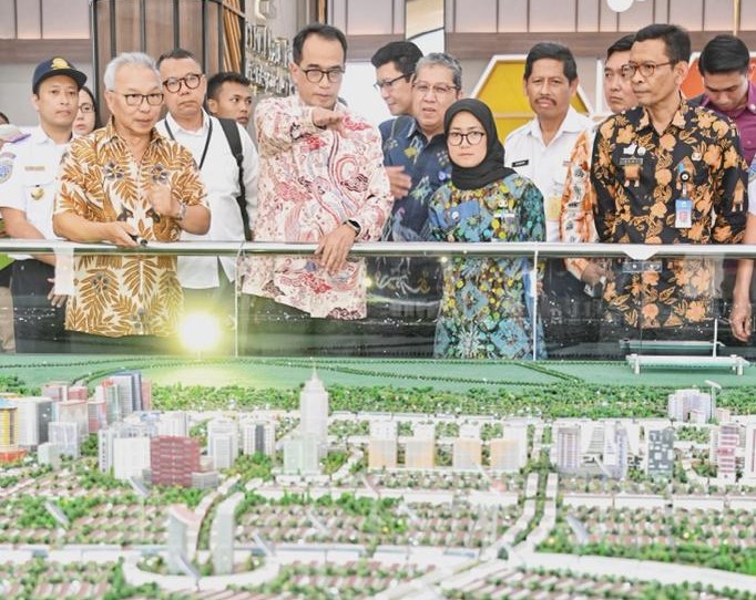 FOTO 30 Okt_Menhub kereta rangkasbitung 2 INI
