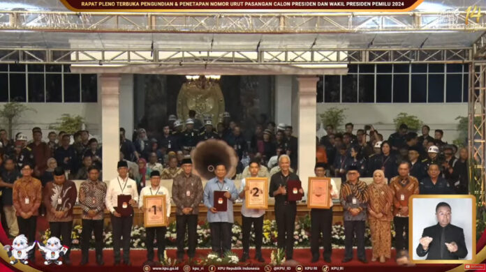 FOTO 14 Nov_Komisioner Komisi Pemilihan Umum (KPU) menggelar konferesi pers mengumumkan penetapan calon presiden dan calon wakil presiden, Senin (13112023) YOUTUBE INI JUGA INI jpg