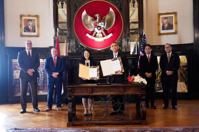 FOTO 15 Nov_Di Kantor Kedutaan Besar Republik Indonesia (KBRI) di Washington, D.C., PTDI sepakati perluasan kerja sama dengan industri global
