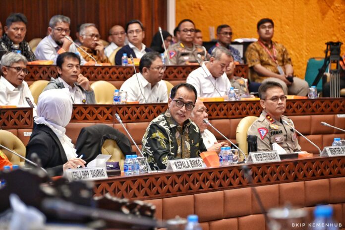FOTO 21 Nov_Rapat Kerja dengan Komisi V DPR RI tentang “Kesiapan Infrastruktur Transportasi dalam Penyelenggaraan Natal 2023 dan Tahun Baru 2024” di Jakarta 1