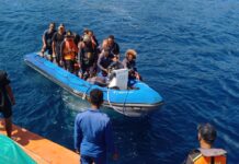 Tim Aksi Cepat Kemenhub Berhasil Evakuasi Korban Kebakaran Kapal di Raja Ampat