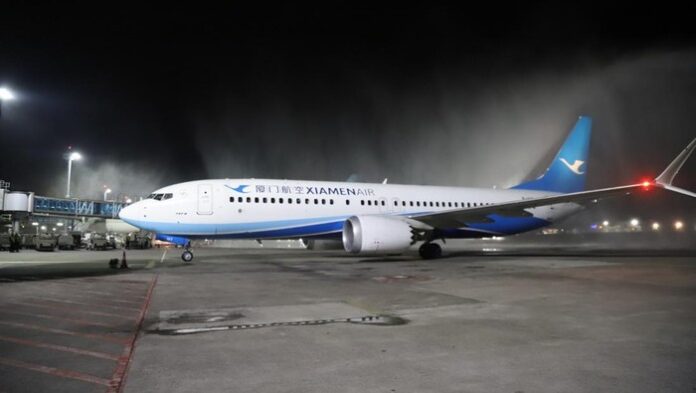 FOTO 18 Des_Maskapai asal Cina, Xiamen Air, mendarat perdana di Bandara Internasional Ngurah Rai Minggu dini hari (17122023). dok. Humas Bandara Ngurah Rai