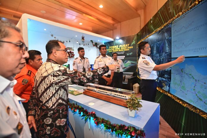 FOTO 20 Des_Saat pembukaan Pos Koordinasi (Posko) Pusat Terpadu Angkutan Natal 2023 dan Tahun Baru 2024 (Nataru) di kantor Kemenhub, Jakarta