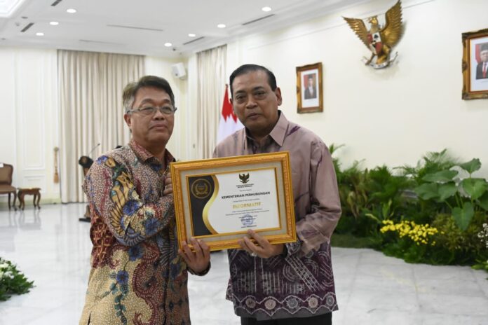FOTO 21 Des_Penghargaan Kemenhub 1