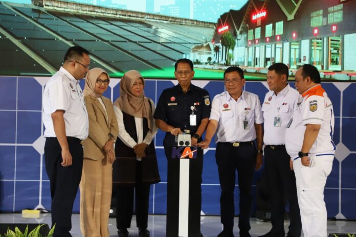 FOTO 28 Des_KAI Resmikan PLTS di 40 Stasiun dan 2 Balai Yasa 1