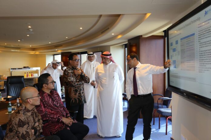 FOTO 3 Des_Menhub Bertemu CEO Bandara Jeddah 1