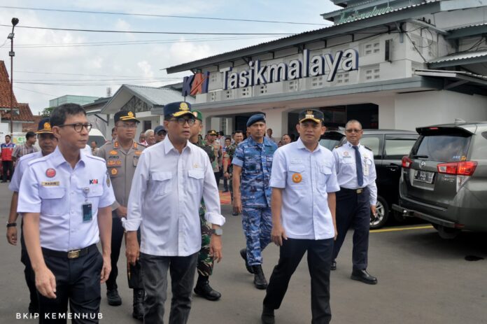 FOTO 30 Des_Peninjauan Menteri Perhubungan (Menhub) Budi Karya Smadi 3