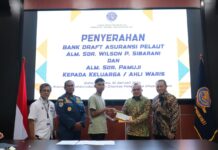 Kemenhub Fasilitasi Penyerahan Asuransi Keluarga Pelaut WNI yang Meninggal saat Bertugas