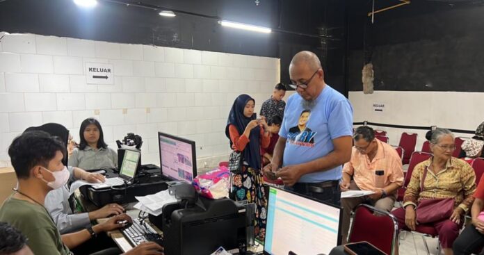 FOTO 16 Jan_Dinas Kependudukan dan Catatan Sipil (Disdukcapil) Kota Medan buka booth layanan di mall atau pusat perbelanjaan Plaza Medan Fair setiap akhir Pekan. pemkomedan.go.id