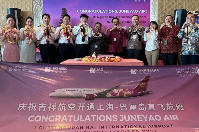 FOTO 25 Jan_Penyambutan penerbangan perdana Juneyao Airlines rute Shanghai-Denpasar