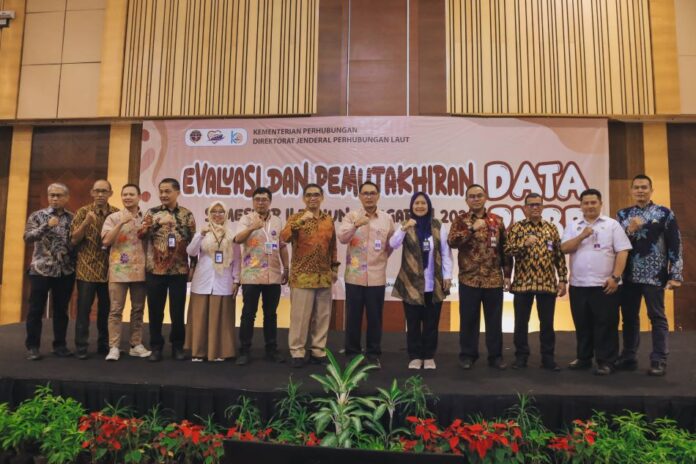 FOTO 4 Jan_ acara Evaluasi dan Pemutakhiran Data 6 INI SAJA SAJA INI