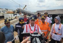 Atasi Kecelakaan KA di Bandung dengan Tim Gabungan Lakukan Evakuasi