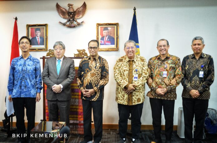 FOTO 16 Febr_Menteri Perhubungan Budi Karya Sumadi bertemu dengan Duta Besar (Dubes) Jepang yang baru untuk Indonesia Yasushi Masaki di Kantor Kementerian Perhubungan, Jakarta 1