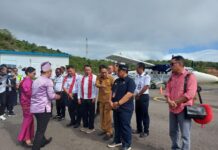 Masyarakat Antusias Hadirnya Penerbangan Perdana di Sitaro