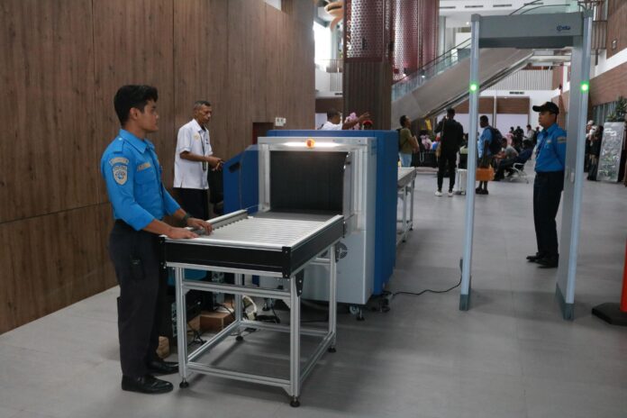 FOTO 22 Febr_Bandar Udara Douw Aturure Nabire Mulai Beroperasi 1