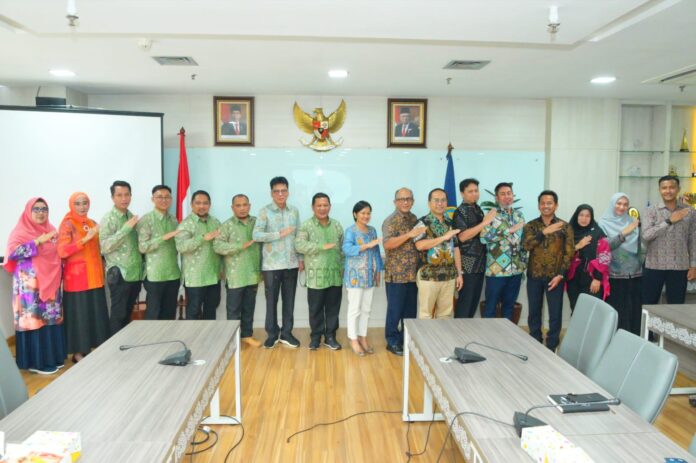 FOTO 23 Febr_Penyerahan sertifikat tanah hibah seluas 103.351 m2 dari Badan Pertanahan Nasional (BPN) Kota Palu 2