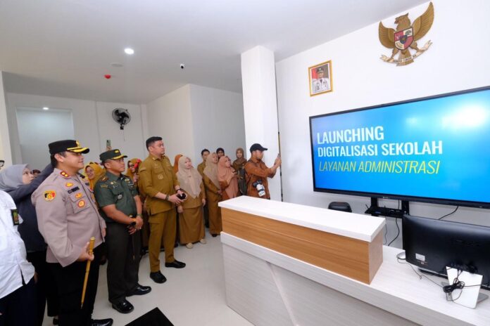 FOTO 27 Febr_Peresmian Kantor Baru Dinas Pendidikan Kabupaten Gowa sekaligus melaunching Digitalisasi Sekolah di Jalan Tumanurung Kecamatan Somba Opu. sulseprov