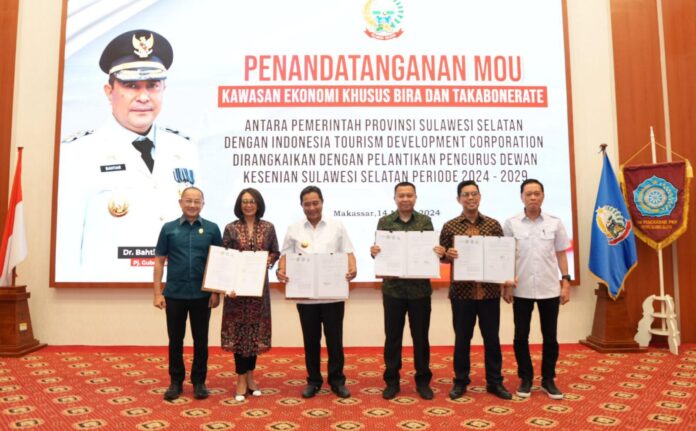 FOTO 15 Maret_Usai penandatanganan MoU Kawasan Ekonomi Khusus (KEK) Bira - Takabonerate, di Rumah Jabatan Gubernur Sulsel