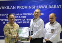 Penjabat Wali Kota Bekasi Serahkan LKPD Unaudited TA 2023 kepada BPK Perwakilan Jabar