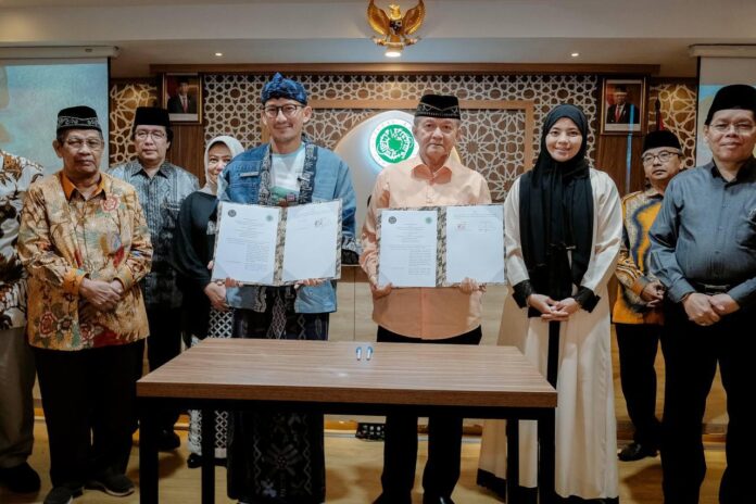 FOTO 23 Maret_Usai penandatangan kesepahaman bersama atau Memorandum of Understanding (MoU)