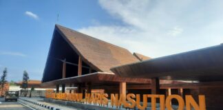 Penerbangan Perdana Pesawat Jenis Beechcraft Super Kings Air Mendarat di Bandara A.H. Nasution