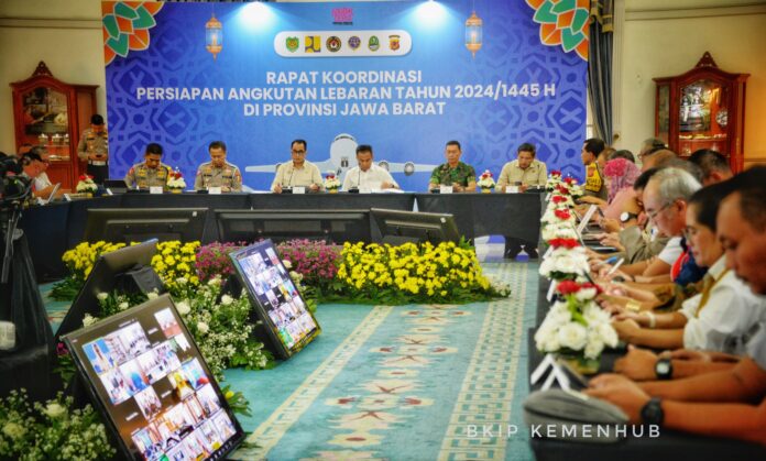 FOTO 31 Maret_Rapat membahas kesiapan Angkutan Lebaran 2024 di wilayah Jawa Barat di Gedung Pakuan, Rumah Dinas Gubernur Jawa Barat, Bandung, Minggu (3132024). dok. dephub.go.id