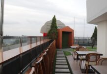 Bukber Sambil Lihat Pemandangan Kota Tangerang di Rooftop Pakons Prime Hotel