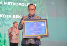 Penjabat Wali Kota Dapat Penghargaan Lagi sebagai Hadiah Terbaik untuk HUT Kota Bekasi