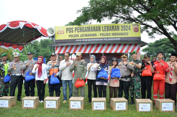FOTO 10 April_Saat peninjauan sejumlah titik pelaksanaan operasional arus mudik dan balik Lebaran 2024 di Jawa Barat