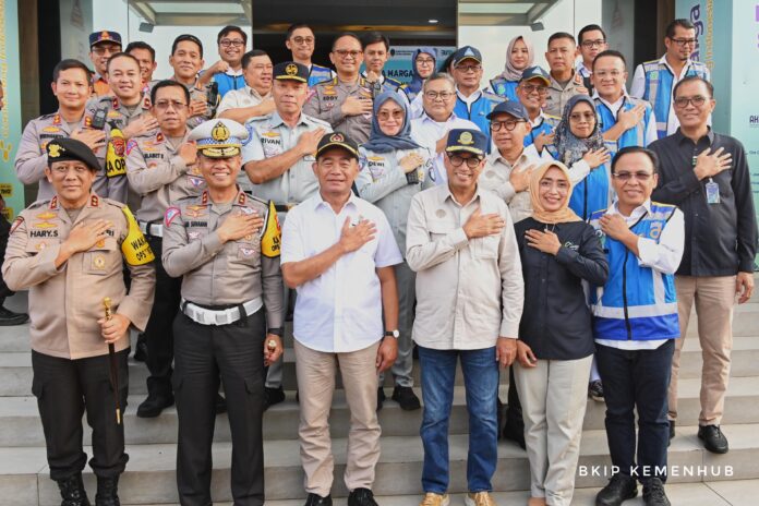 FOTO 12 April_Menteri pehubungan