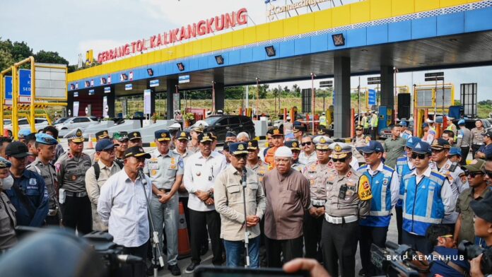FOTO 14 April_Menteri Perhubungan (Menhub) Budi Karya Sumadi tengah memberikan keterangan pers tentang arus mudik dan balik angkutan Lebaran 2024. (dok. kemenhub)
