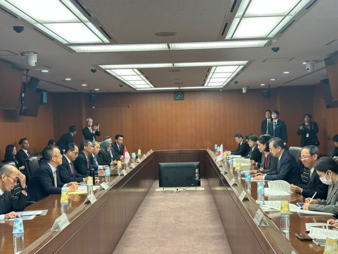 FOTO 25 April_Pembahasan kerja sama Indonesia - Jepang sektor transportasi dalam kunjungan Menteri perhubungan (Menhub) Budi Karya Smadi ke Tokyo, Jepang.