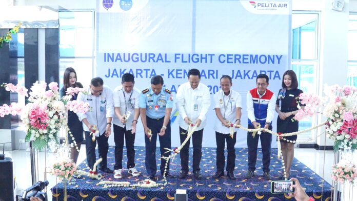 FOTO 25 April_Seremoni penerbangan perdana rute ini dilakukan di Bandara Halu Oleo Kendari (KDI) pada Rabu 24 April 2024 1