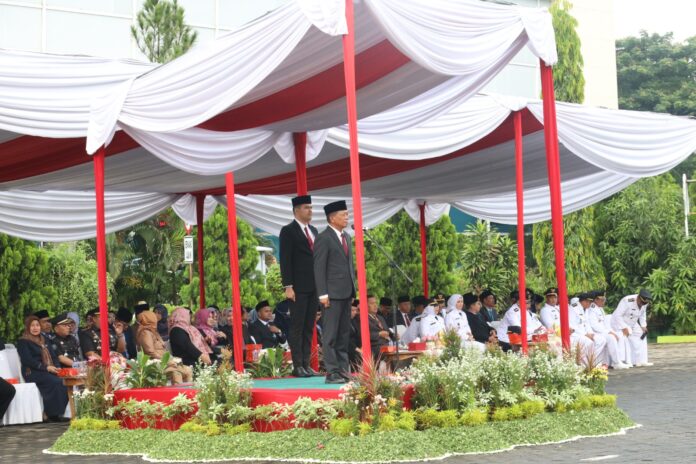 FOTO 26 April_Bekasi upacara peringatan Hari Otonomi Daerah ke-28 Tingkat Kota Bekasi di Plaza Pemerintah Kota Bekasi 2