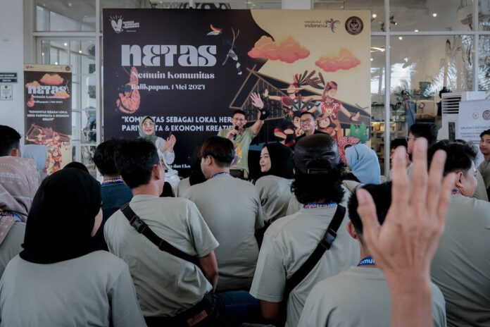 FOTO 1 Mei_Menparekraf Sandiaga Salahuddin Uno saat hadir dalam acara Netas (Nemuin Komunitas) yang berlangsung di Hitam Manis Kedai Kopi, Balikpapan. (dok. kemenparekraf)