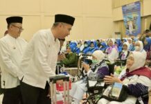 Kloter Pertama Jemaah Haji Asal Jabar Diberangkatkan